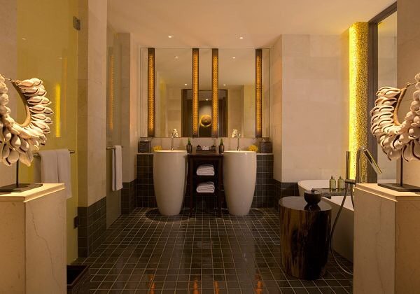 At the @fairmontsanur, each bathroom within a room or suite is a private sanctuary on its own. Designed as a “jewelry box”, the inward-focused bathroom presents an extravagant space for supreme indulgence.
#BLINKDesignGroup
.
.
.
#BLINK #BLINKdesigngroup #design #architecture #interiordesign #hotel #interiors #luxury #craftsmanship #archdaily #refined #modern #materials #luxuryhotel #hospitality #contemporary #hoteldesign #indonesia #bali #fairmontsanur #bathroomgoals