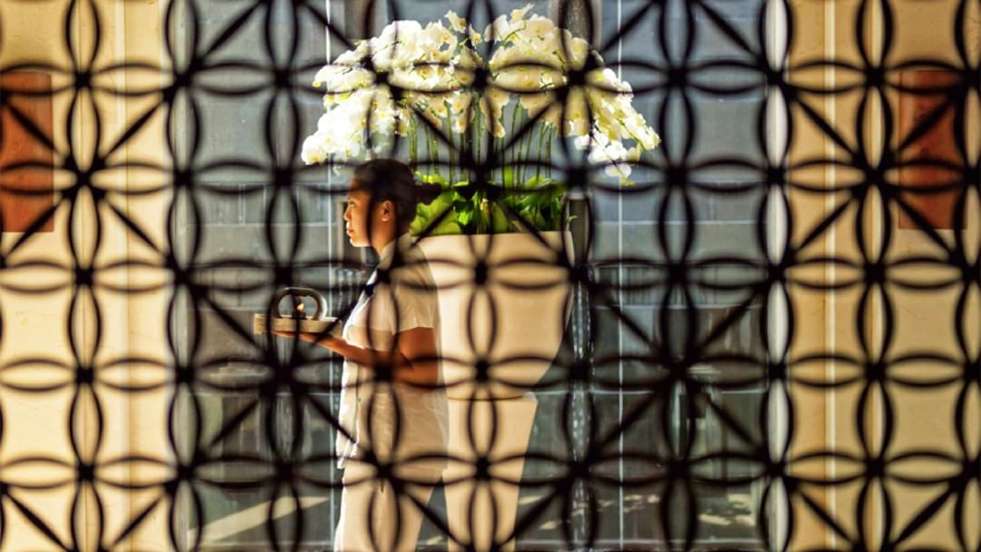 “Screens divide spaces, provide visual links, breathe, and through its pattern infuse a local identity.”
– Stephen Albert, Design Director, BLINK

#interiordesign #hospitalitydesign #designquotes #luxuryhospitality #luxuryhotels