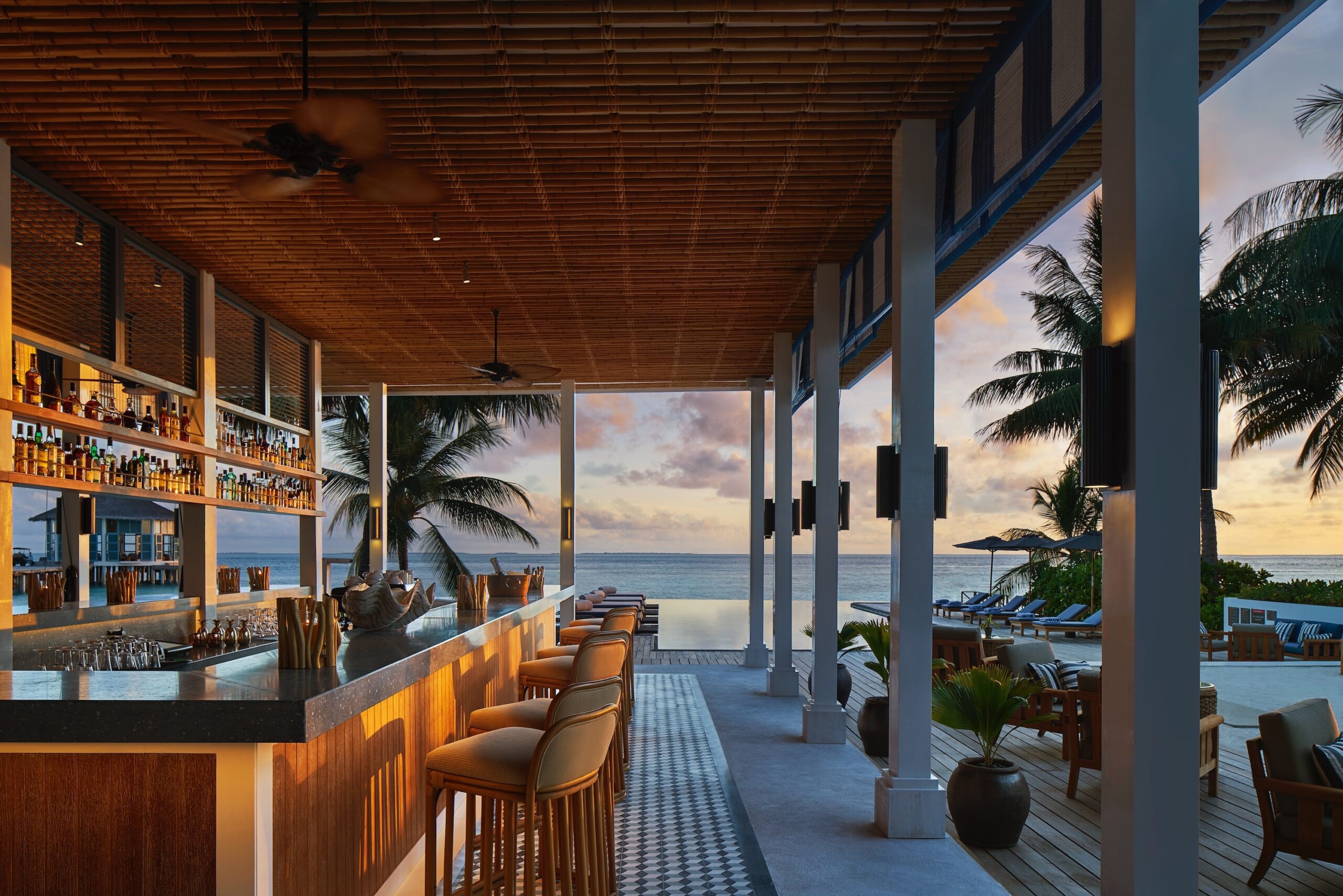 Long Bar design Raffles resort